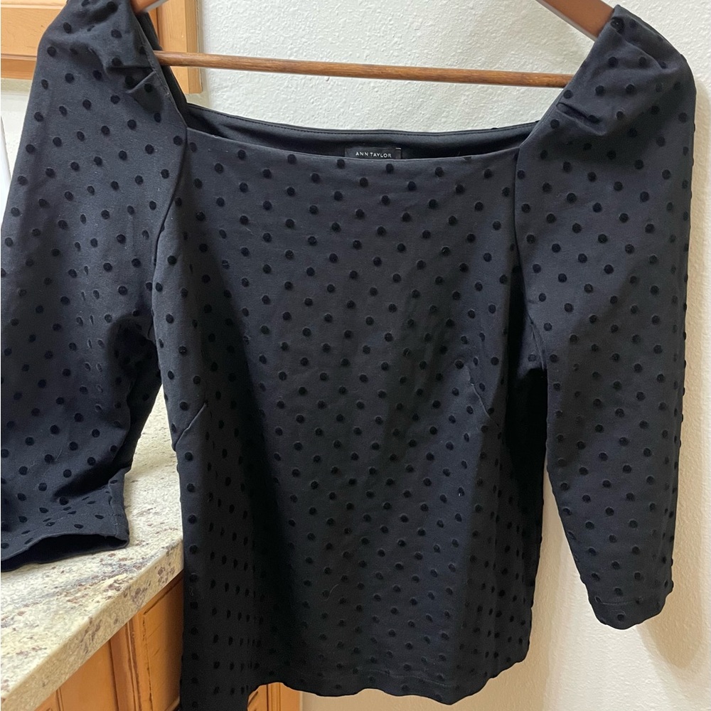 Ann Taylor Black Swiss Dot Boatneck Blouse Gathered Shoulder & 3/4 Sleeve Sz M